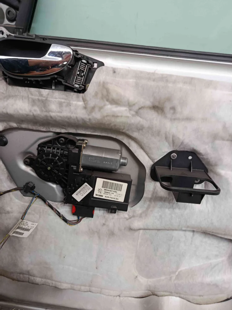 Rechts front Fenster regulator