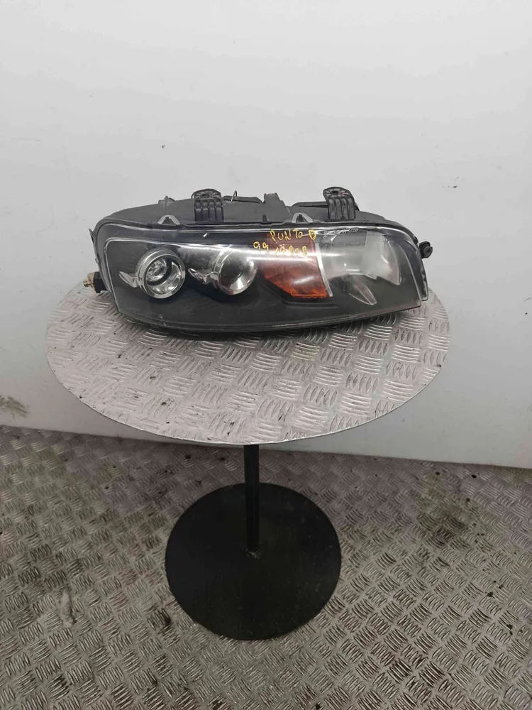 Phare avant Droit
