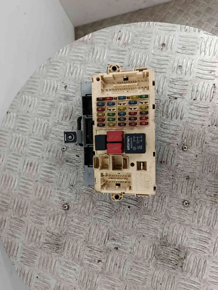 Caixa Fusíveis / SAM / BSI
