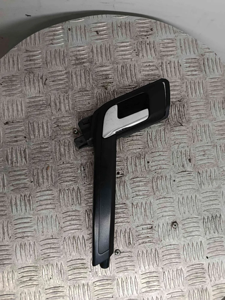 Poignée intérieure porte arrière gauche