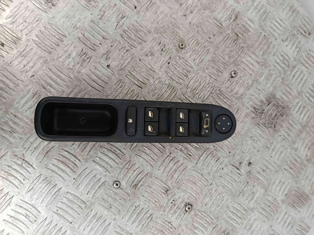 Links Front Fenster control