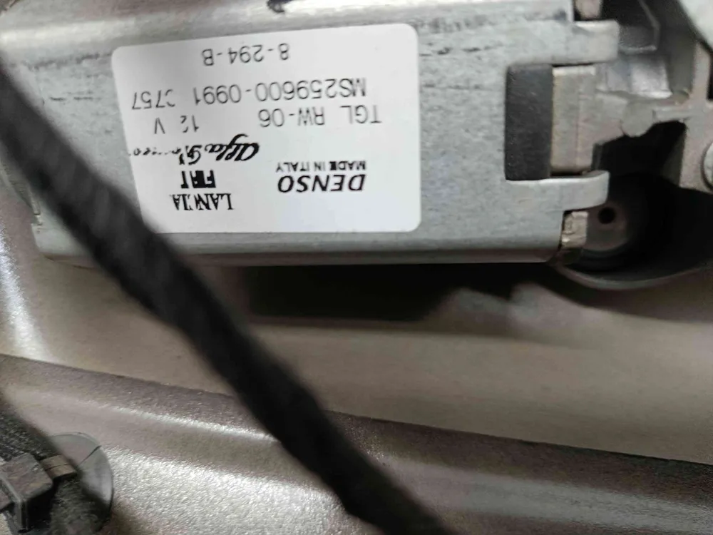 Motor Limpa Vidros Trás