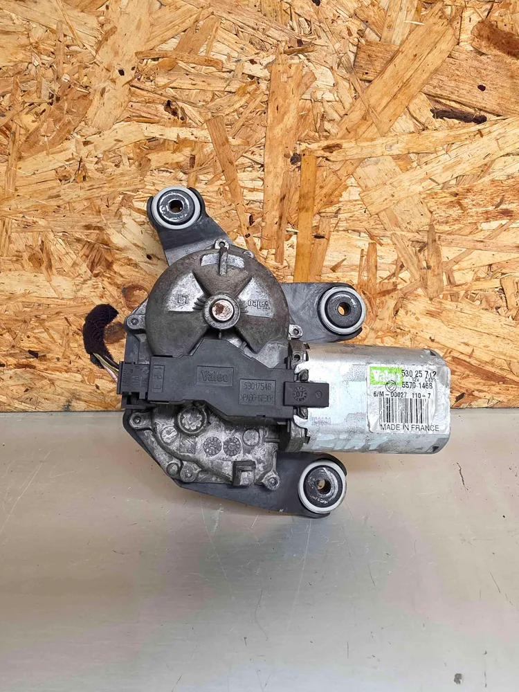 Essuie-glace moteur arrière