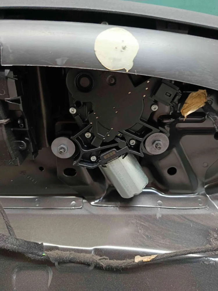 Motor Limpa Vidros Trás