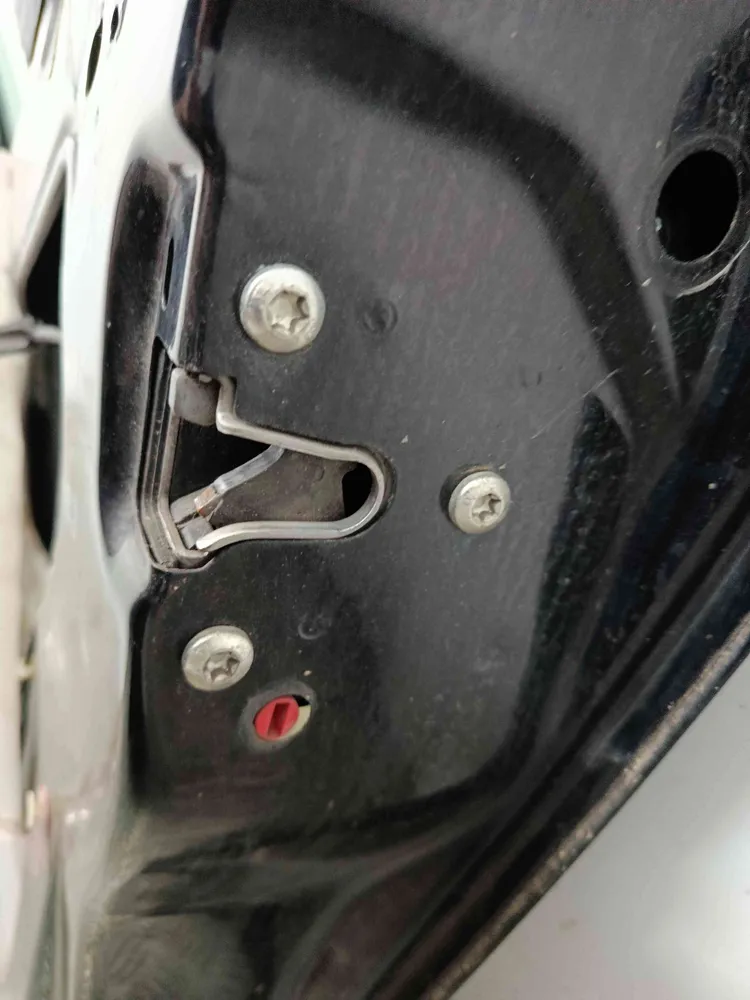 Fechadura / Fecho Porta Trás Direito