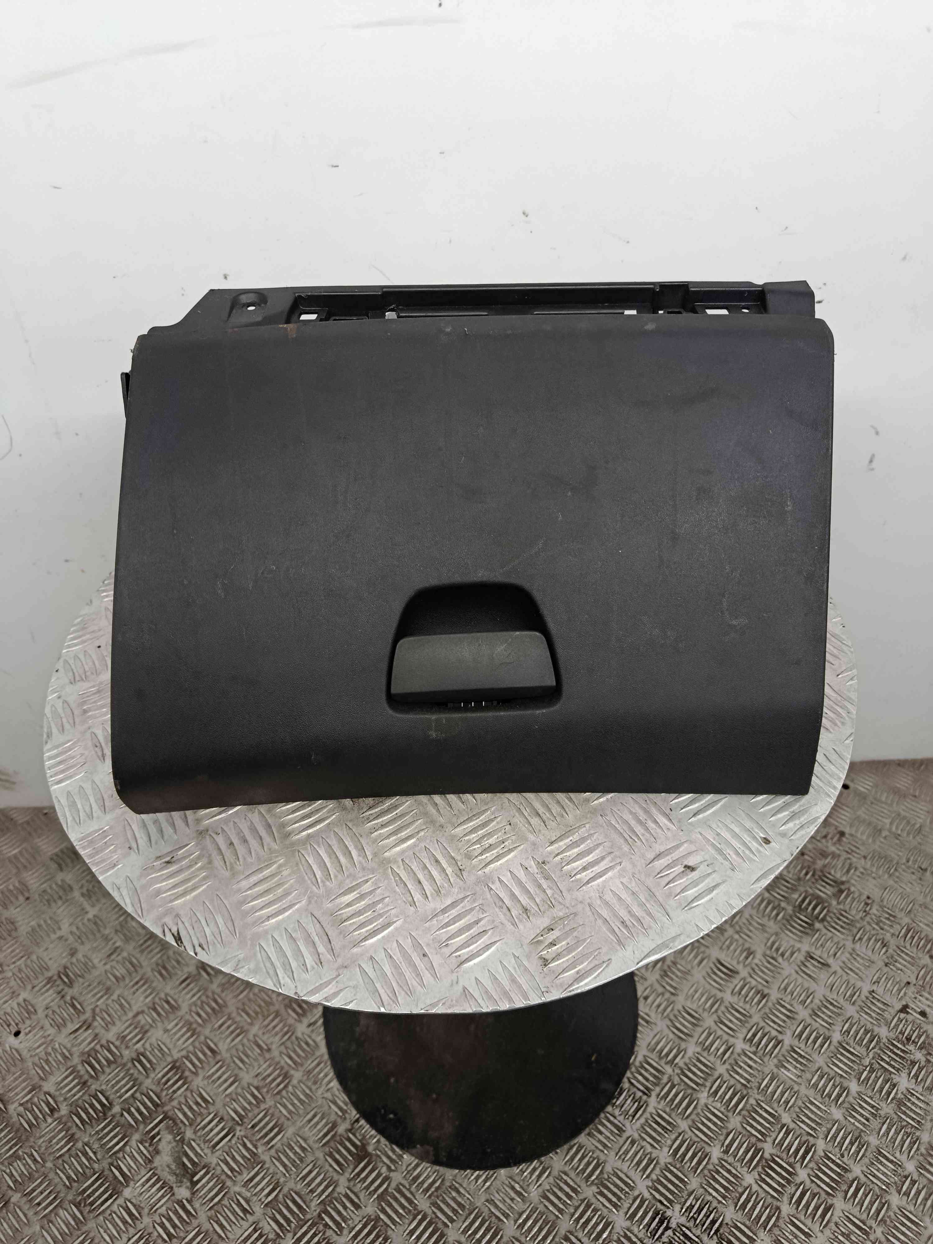 Glove Box / Compartment