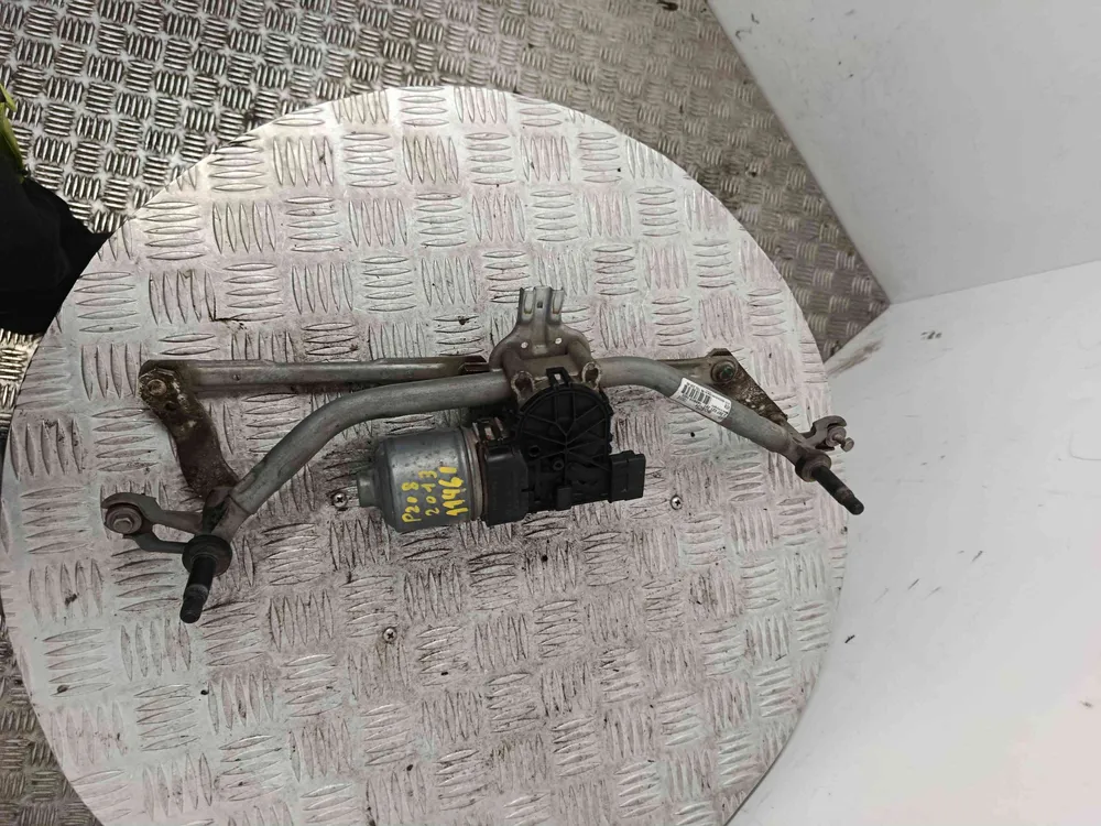 Essuie-glace moteur avant