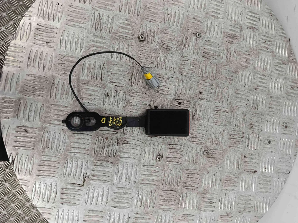 Boucle de ceinture avant Droite
