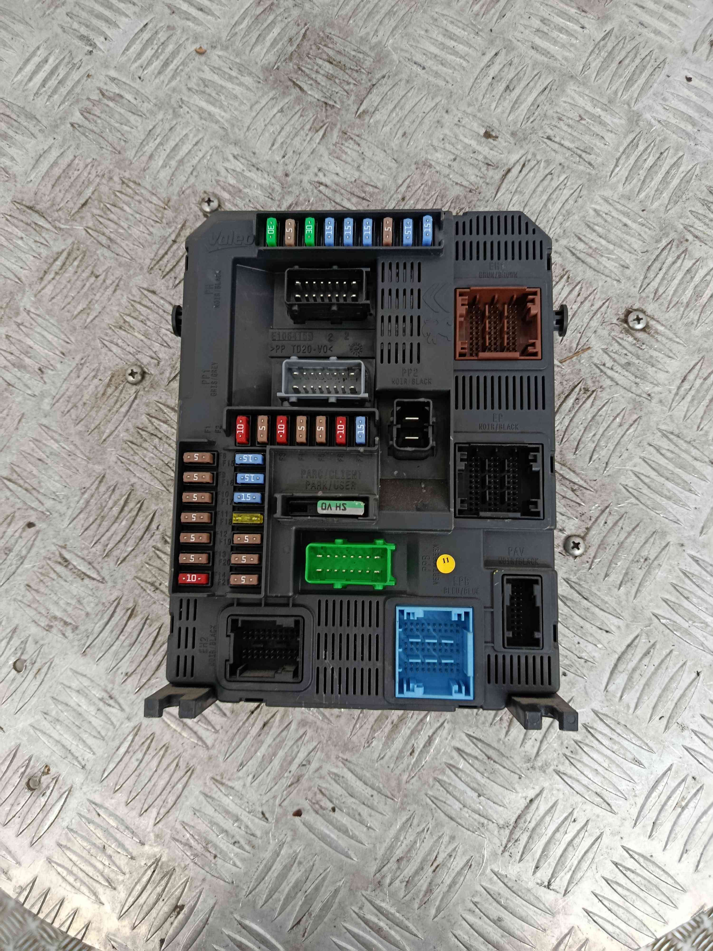 Boîte de fusibles / SAM / BSI