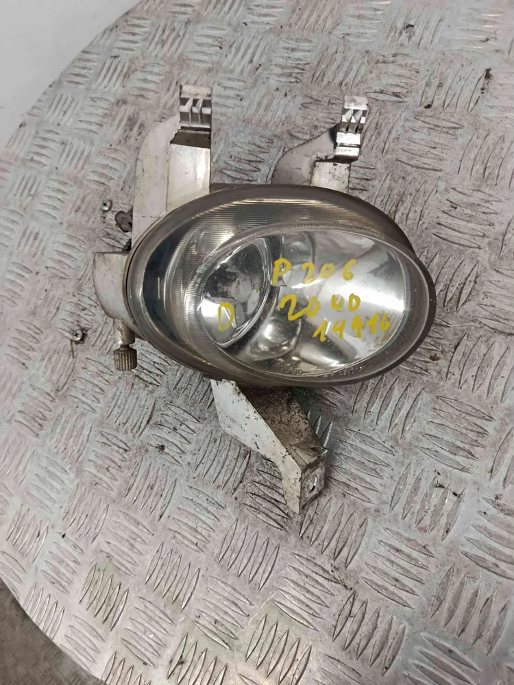 Farol Nevoeiro Frente Direito