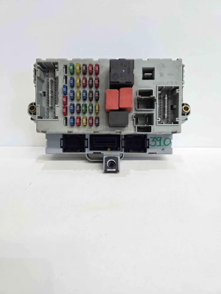 Boîte de fusibles / SAM / BSI - FIAT PUNTO