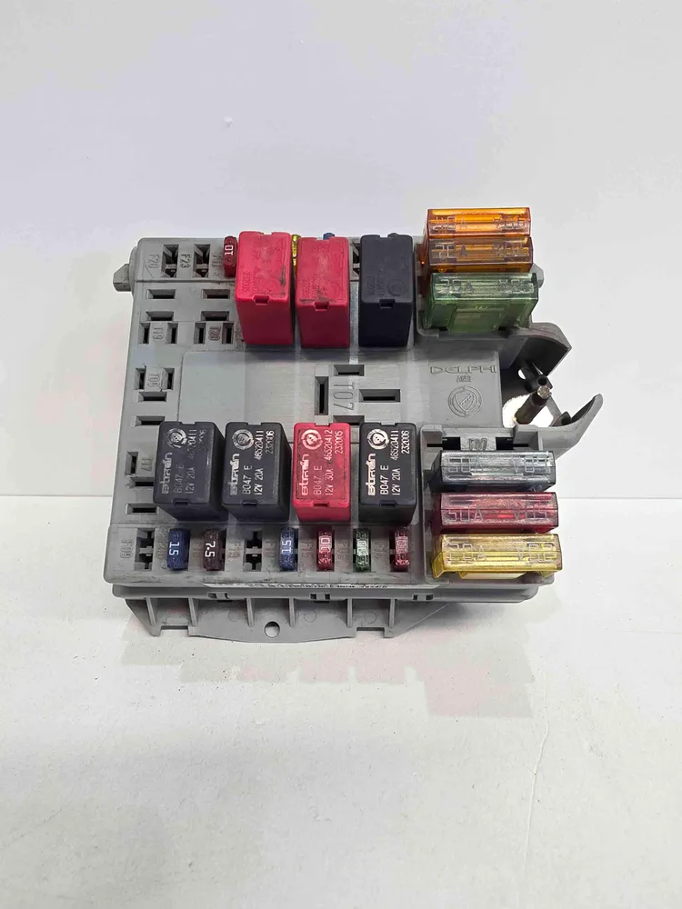 Fuse box / SAM / BSI