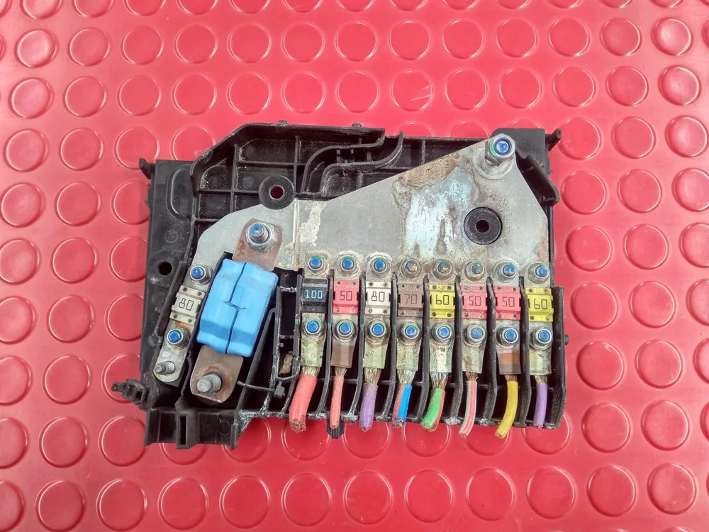 Caixa dos Fusíveis da Bateria