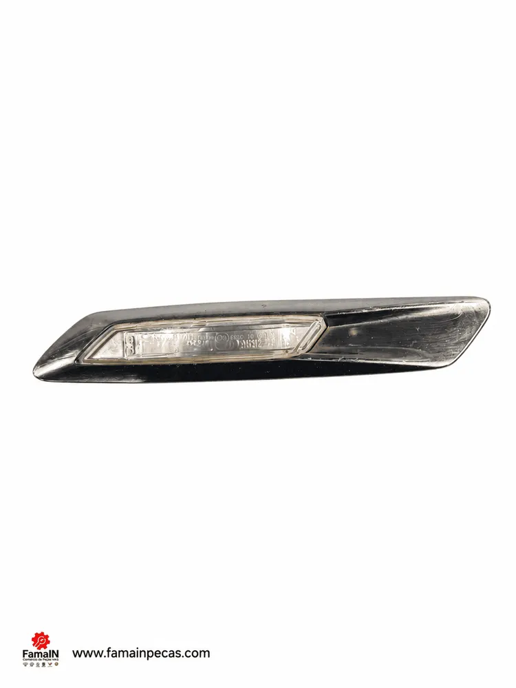 Pisca Lateral Direito - BMW