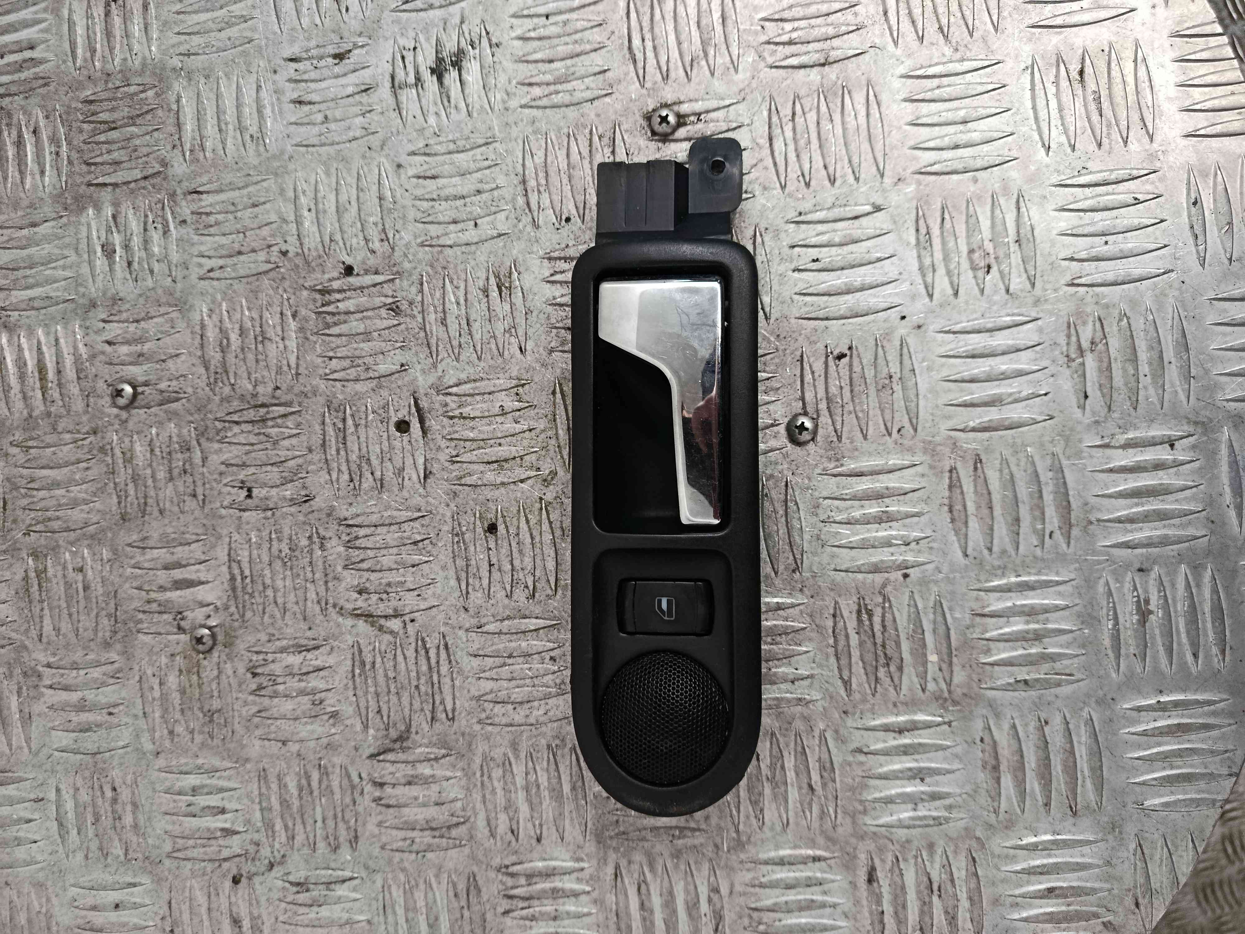 Rear Right interior door handle