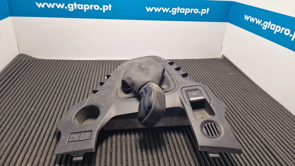 Center Console Finishing