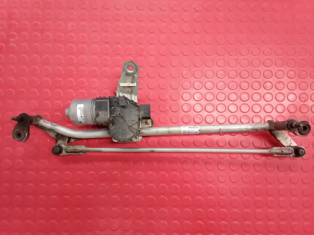 Essuie-glace moteur avant