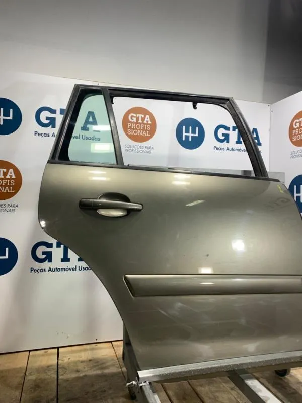 Right rear door