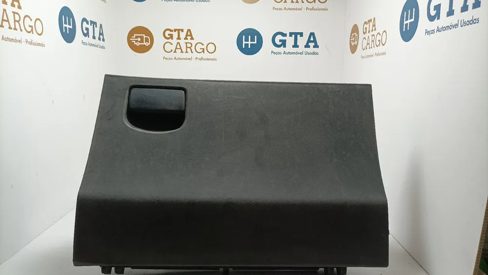 Glove Box / Compartment
