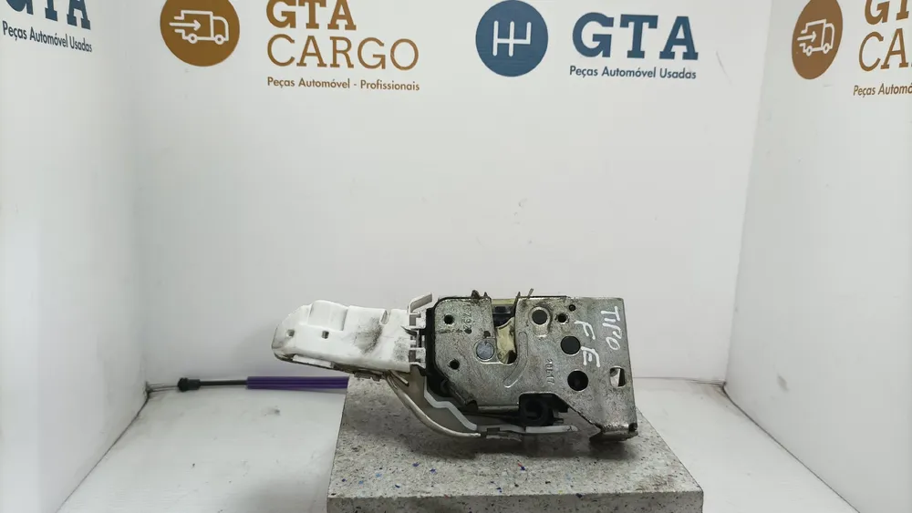 Cerradura / cierre puerta delantero izquierdo