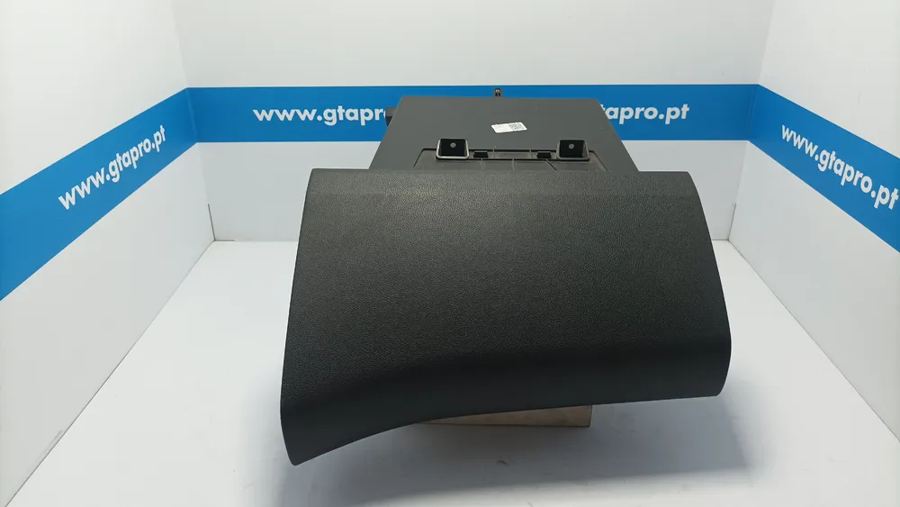 Glove Box / Compartment