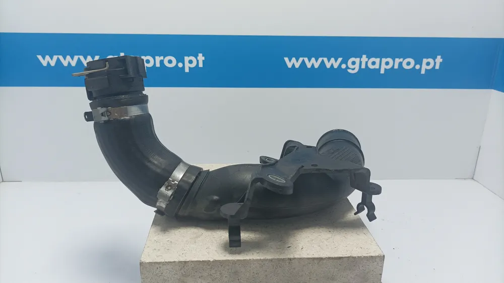 Intercooler pipe