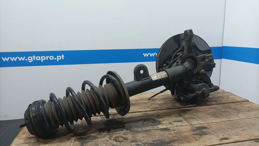 Right front steering knuckle