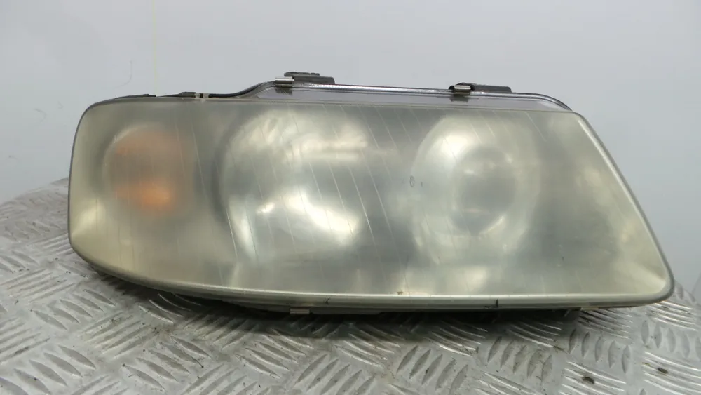 Right Headlight
