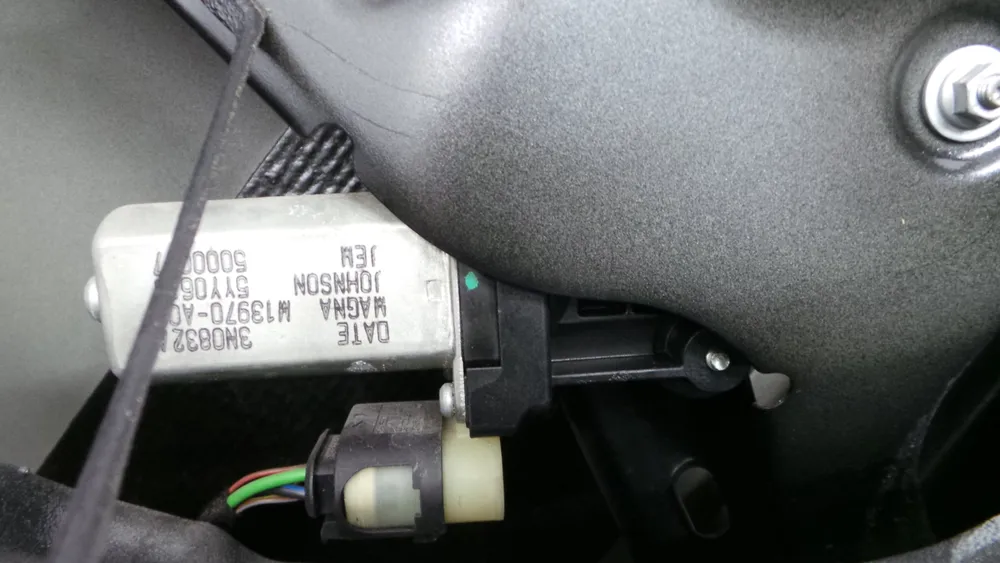 Elevalunas trasero izquierdo