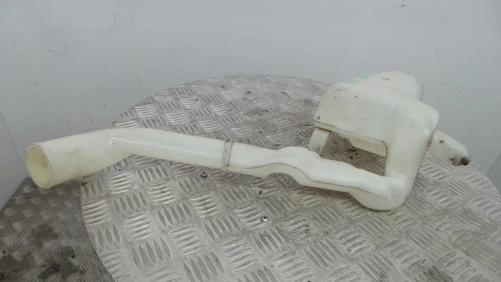 Windshield washer tank