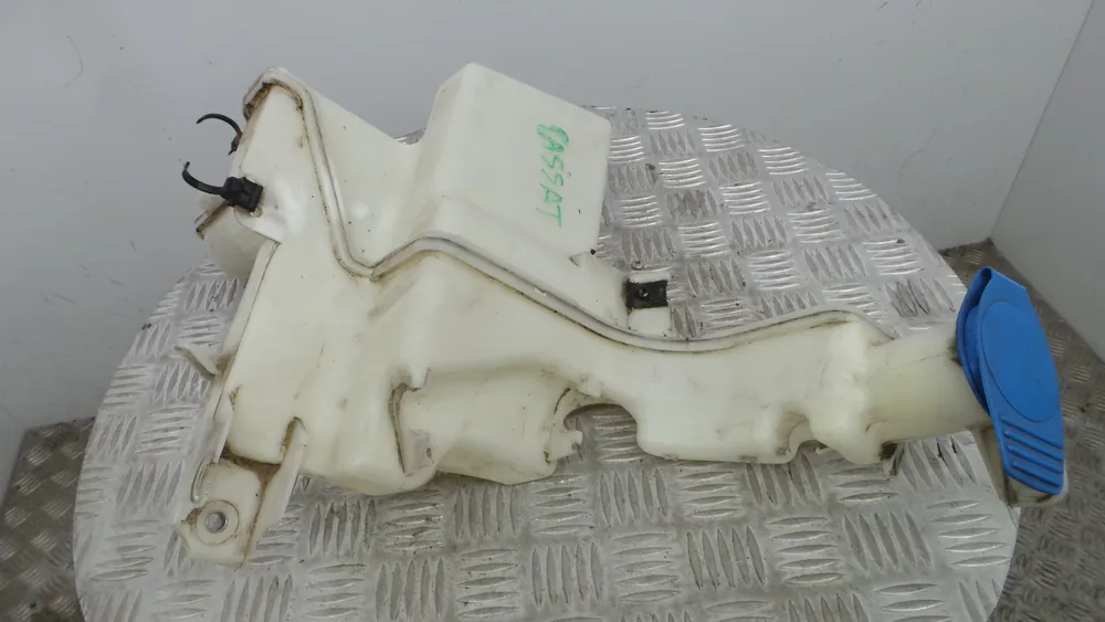 Windshield washer tank