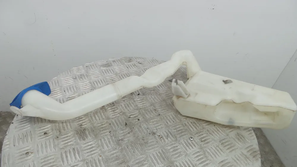 Windshield washer tank