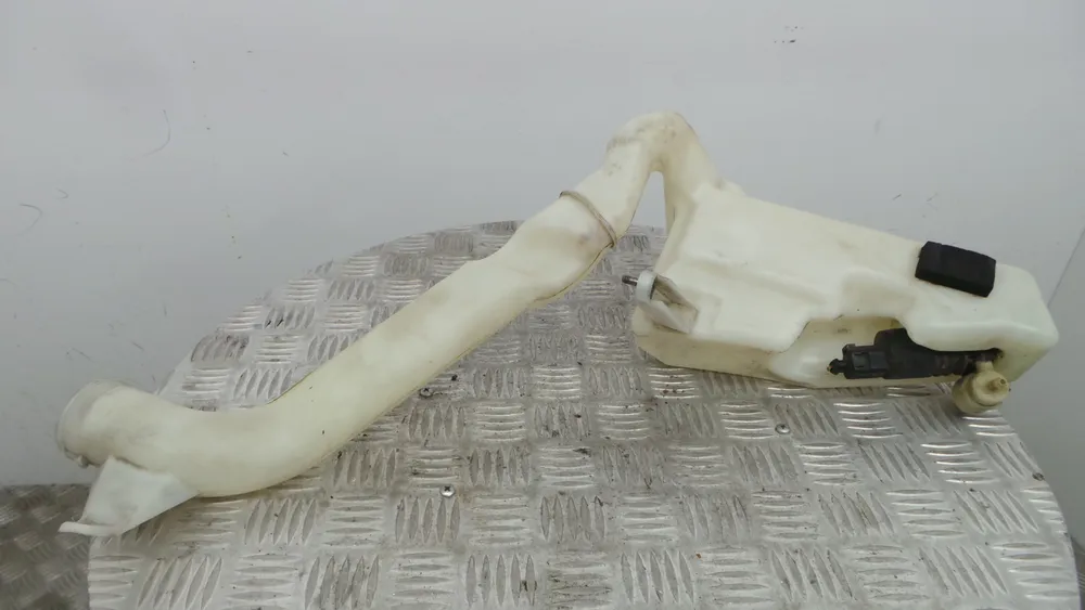Windshield washer tank