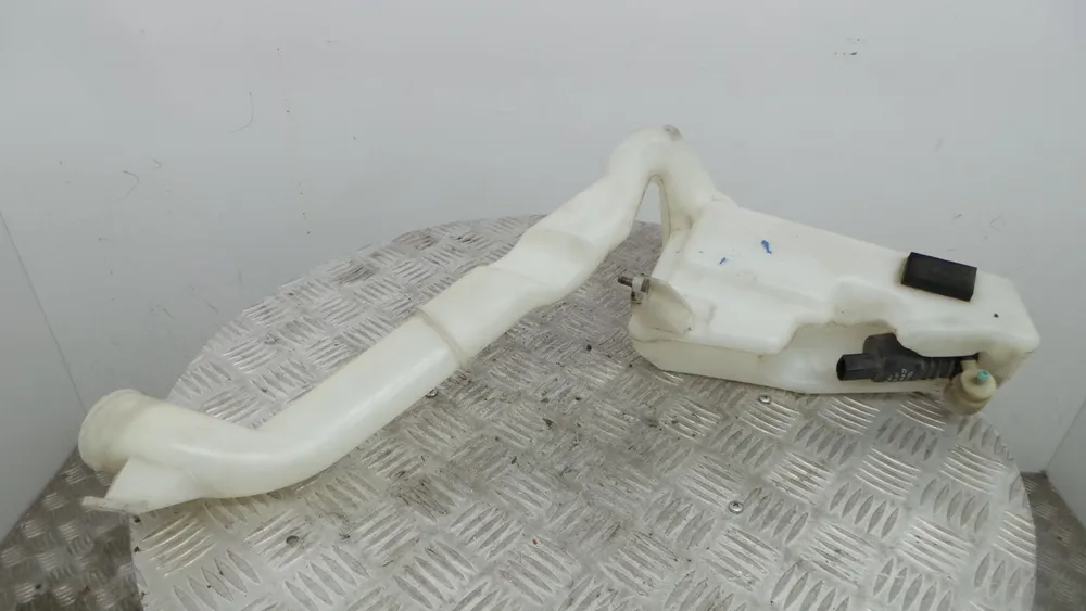 Windshield washer tank