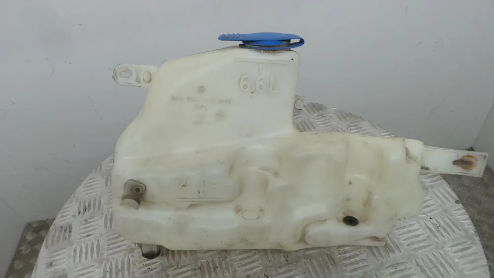 Windshield washer tank