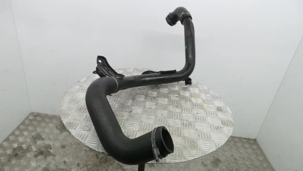 Intercooler pipe