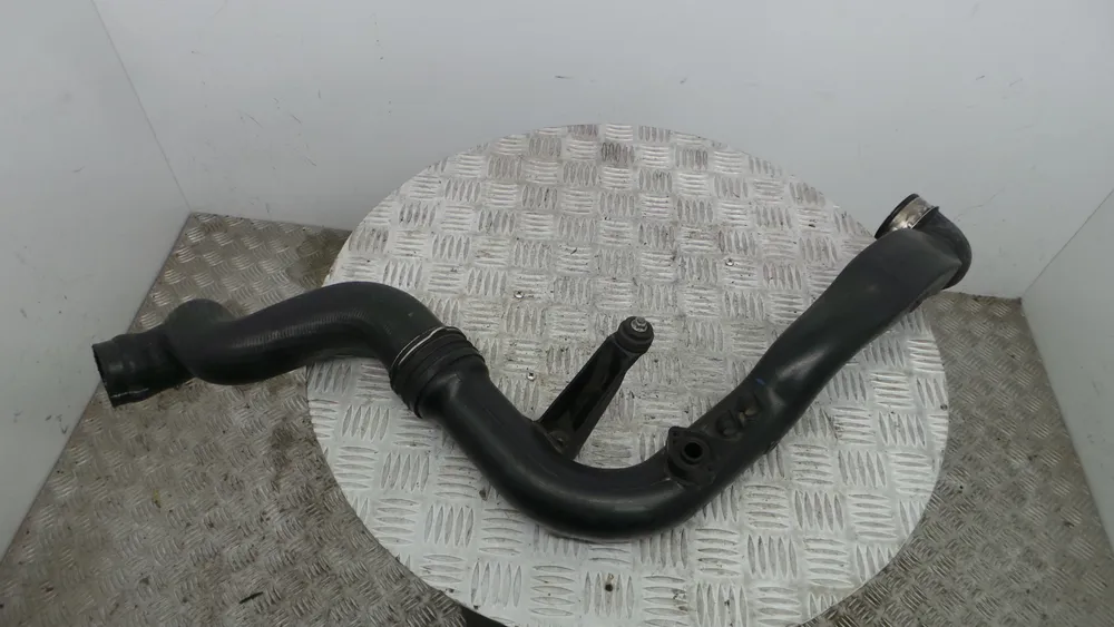 Intercooler pipe