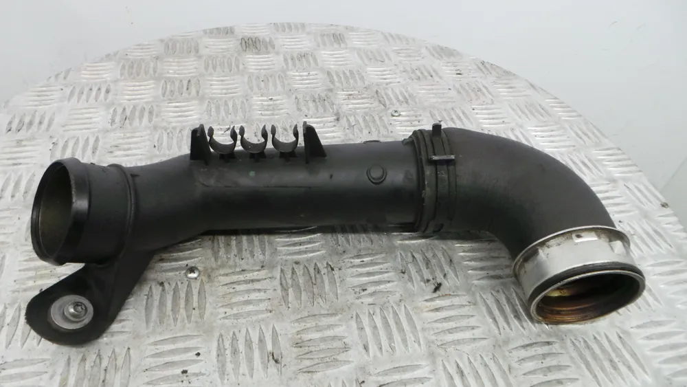 Intercooler pipe