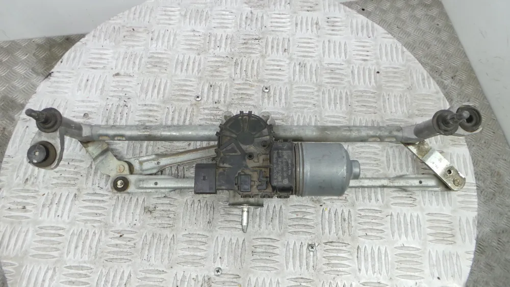 Motore tergicristallo anteriore