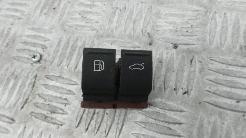 Interruptor / Comando Tampa Combustivel