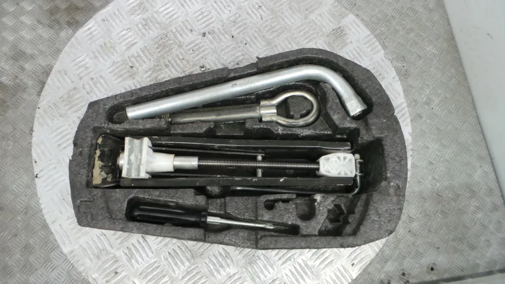 Kit Pneu Suplente