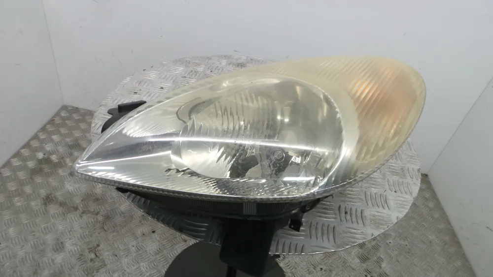 Ótica / Farol Esquerdo