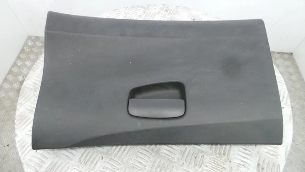 Glove Box / Compartment