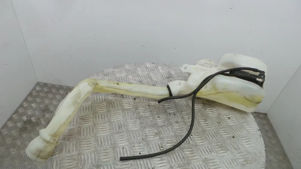 Windshield washer tank