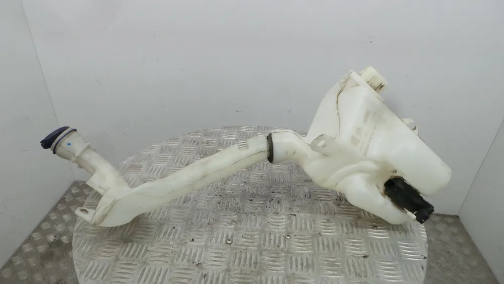 Windshield washer tank