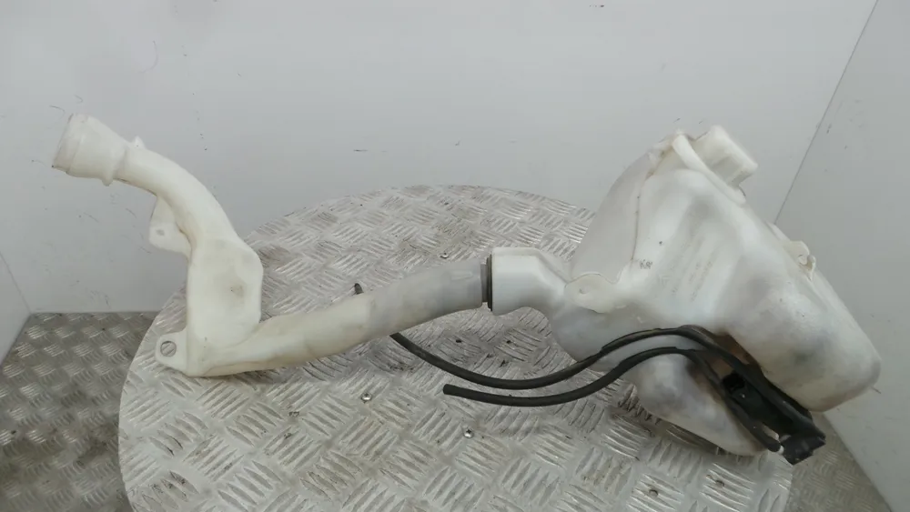 Windshield washer tank