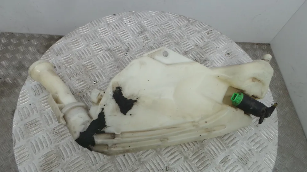Windshield washer tank
