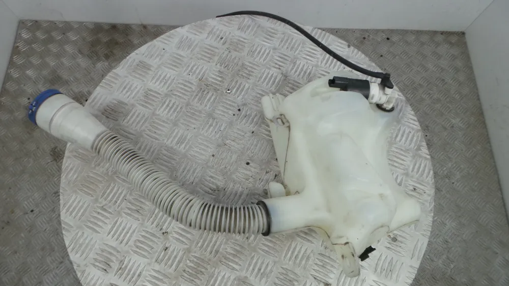Windshield washer tank