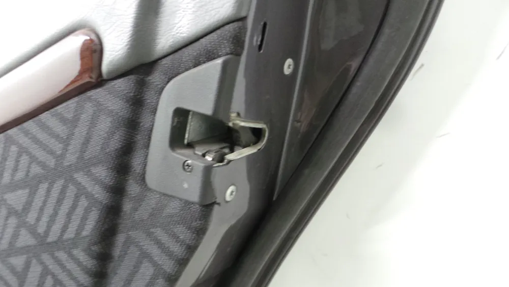Fechadura / Fecho Porta Trás Direito