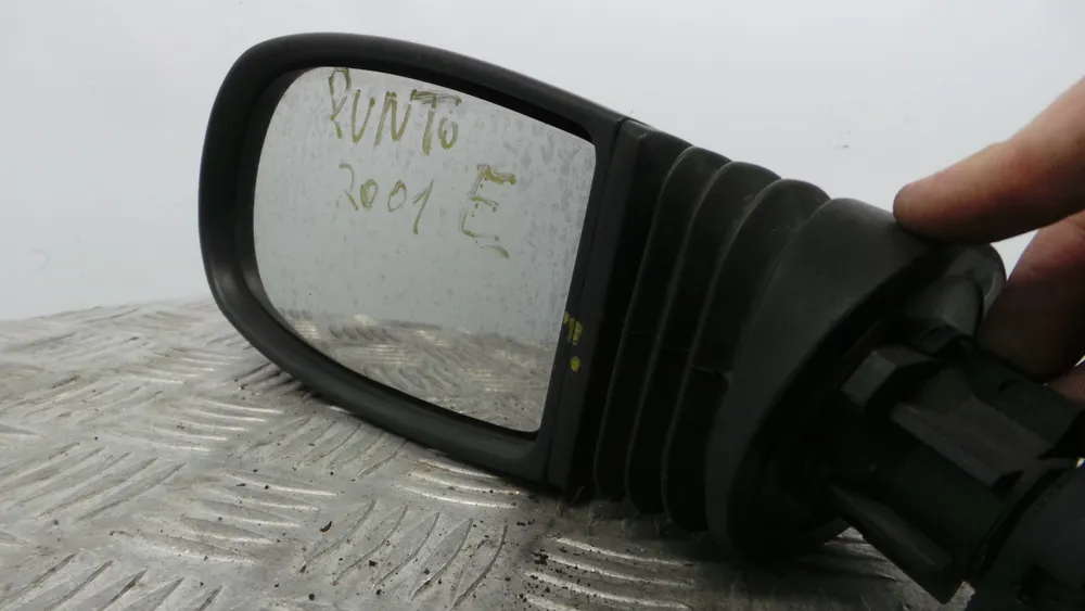Retrovisor Izquierdo